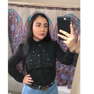 Meet your Posher, Adriana